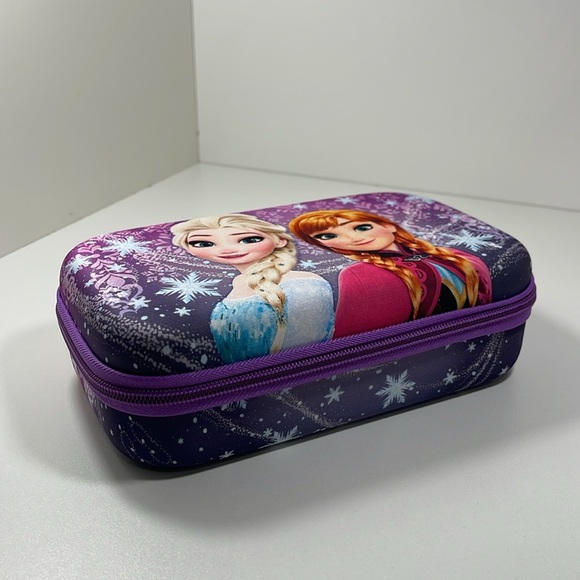 Frozen Molded Pencil Case - Elsa and Anna - Girls Birthday Gift - School/Office - Picture 3 of 5